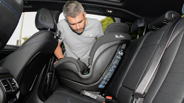 BMW iX3 - child seat