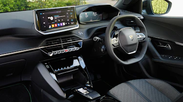 Peugeot E-2008 - interior