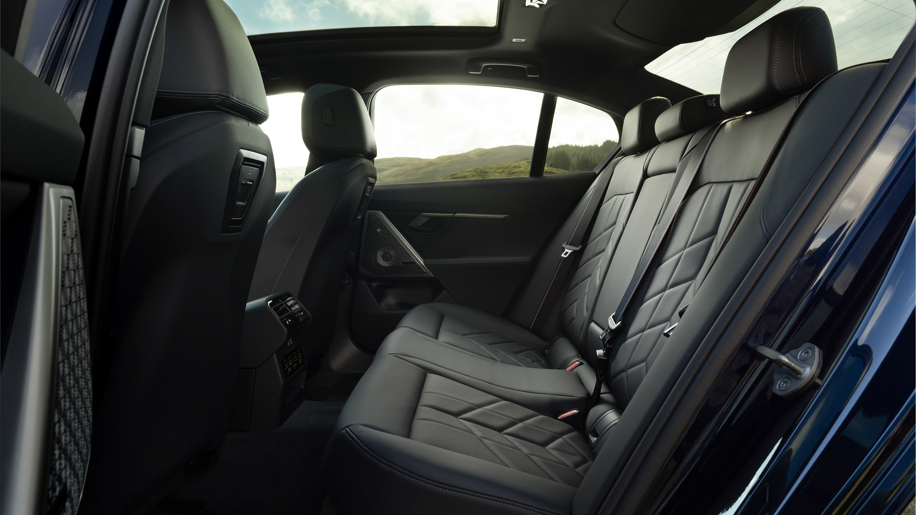 BMW i5 - rear seats