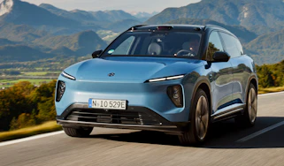 Nio EL6 - front dynamic