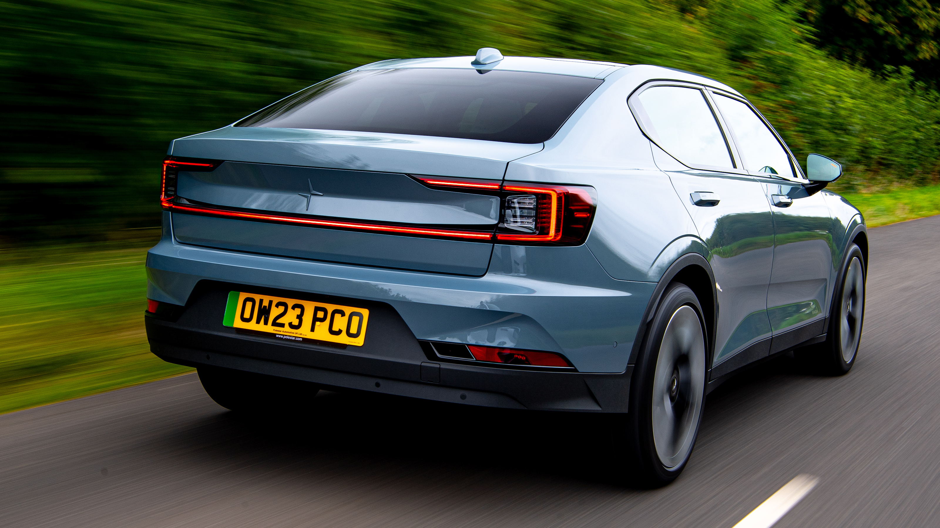 Polestar 2 - rear tracking