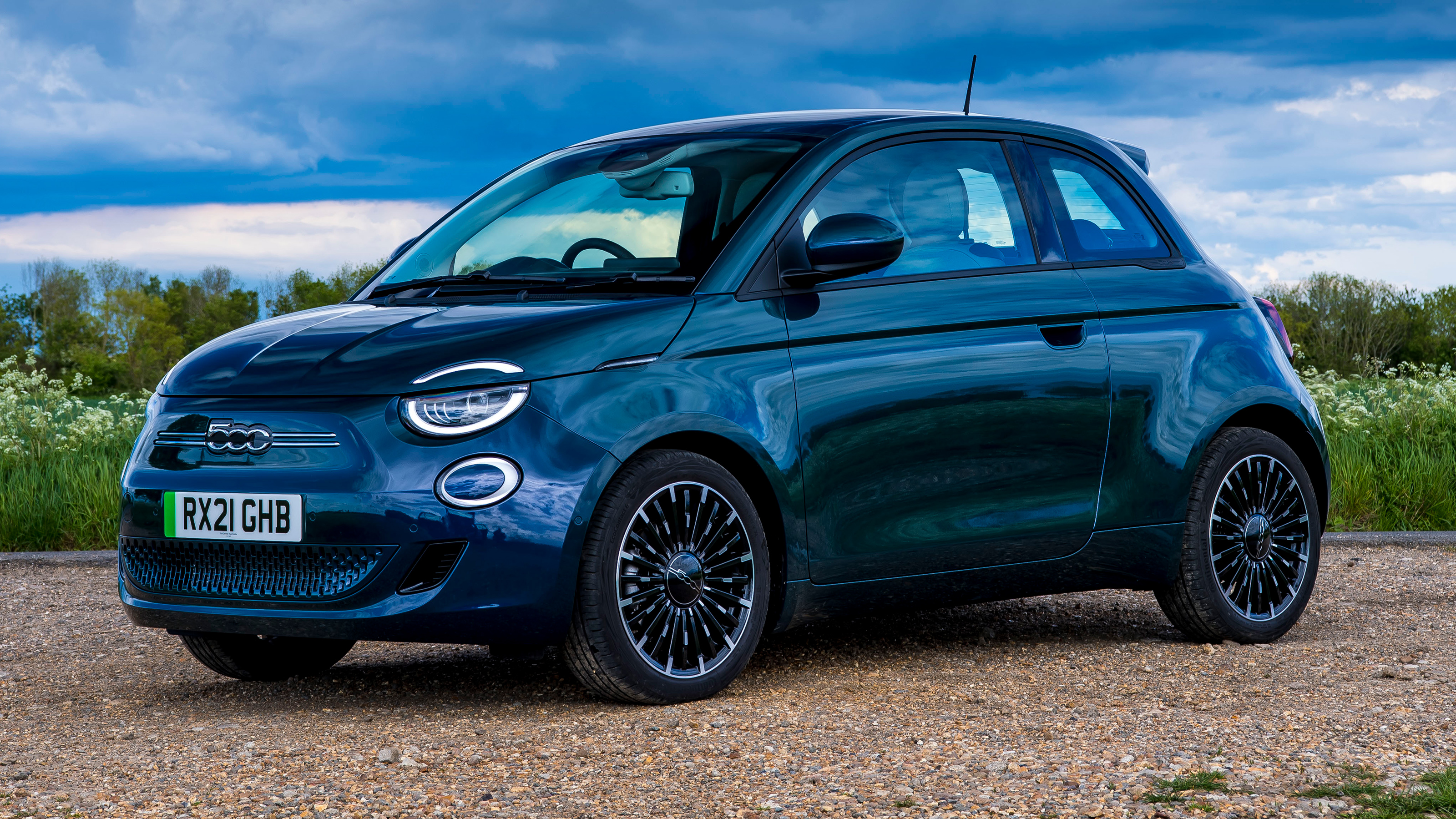 Fiat 500e UK - front static