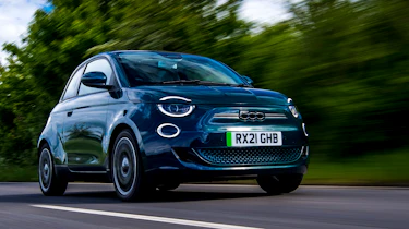 Fiat 500e - front tracking