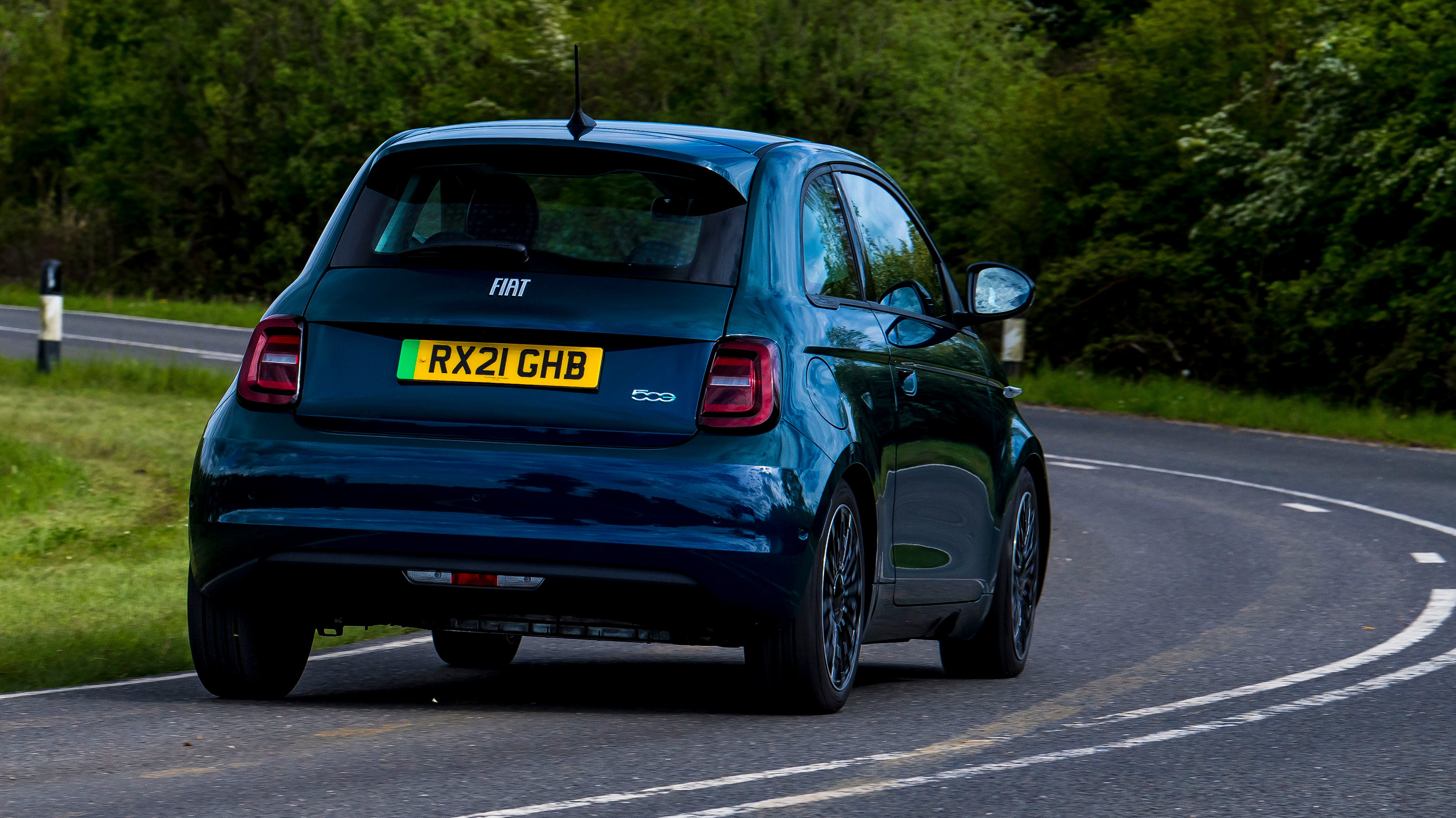 Fiat 500e UK - rear dynamic
