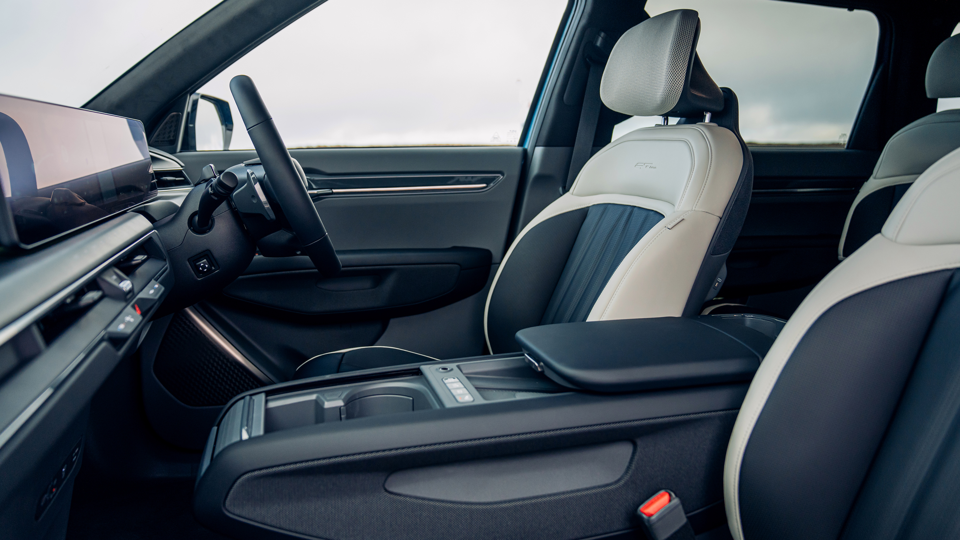 Kia EV9 - front seats