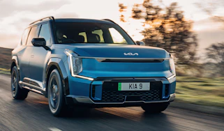 Kia EV9 - front tracking