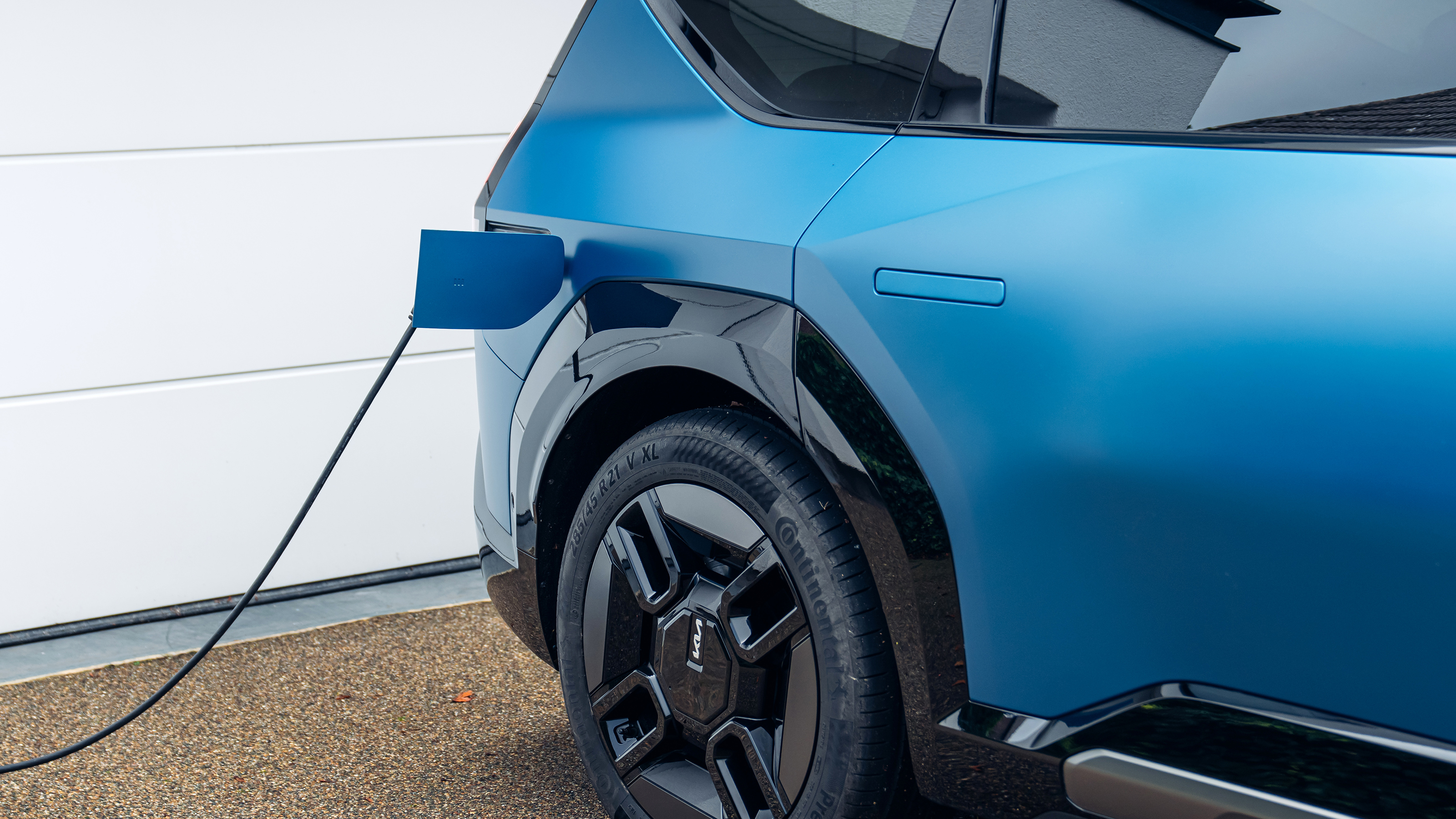 Kia EV9 - charging