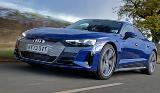 Audi e-tron GT - front tracking