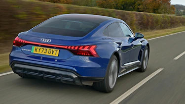 Audi e-tron GT - rear tracking