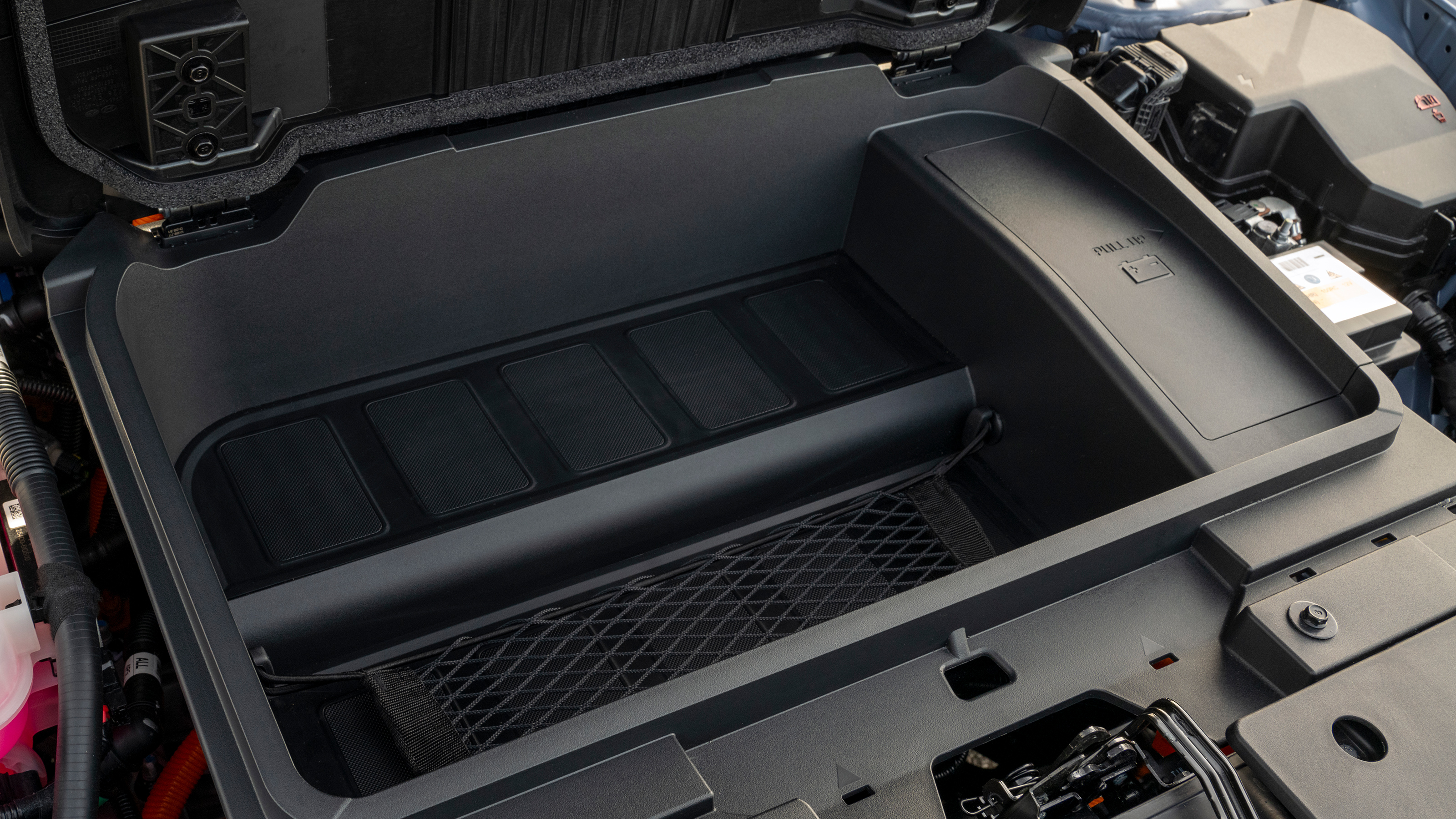 Hyundai Kona Electric - frunk