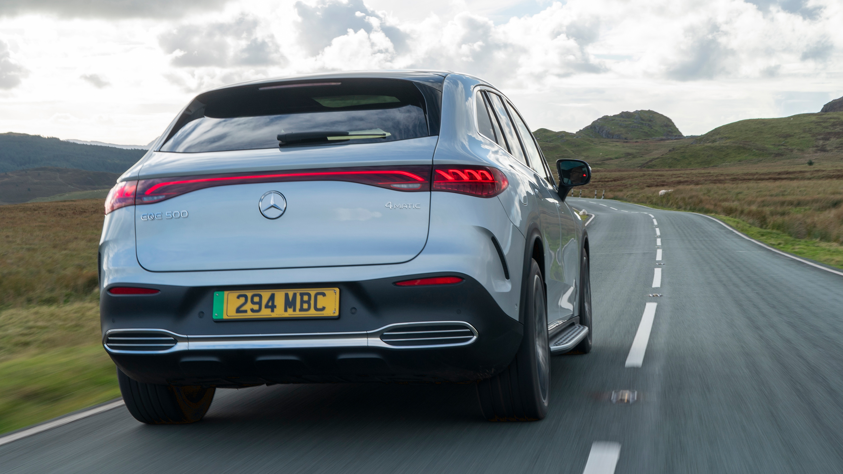 Mercedes EQE SUV - rear