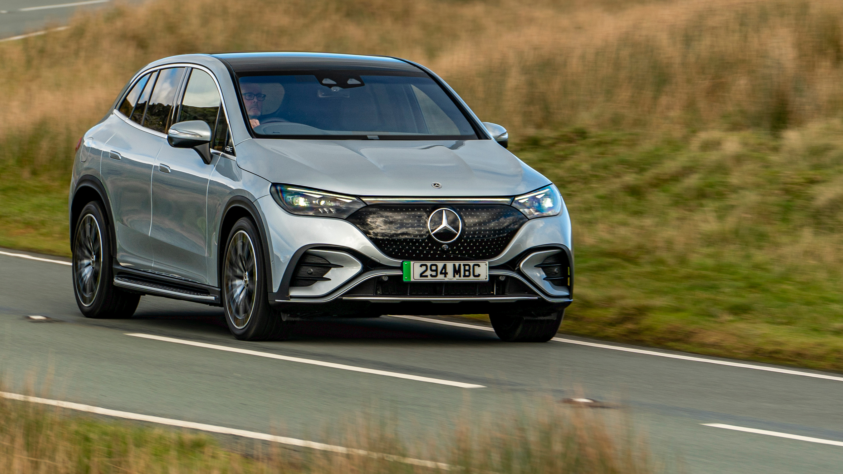 Mercedes EQE SUV - dynamic