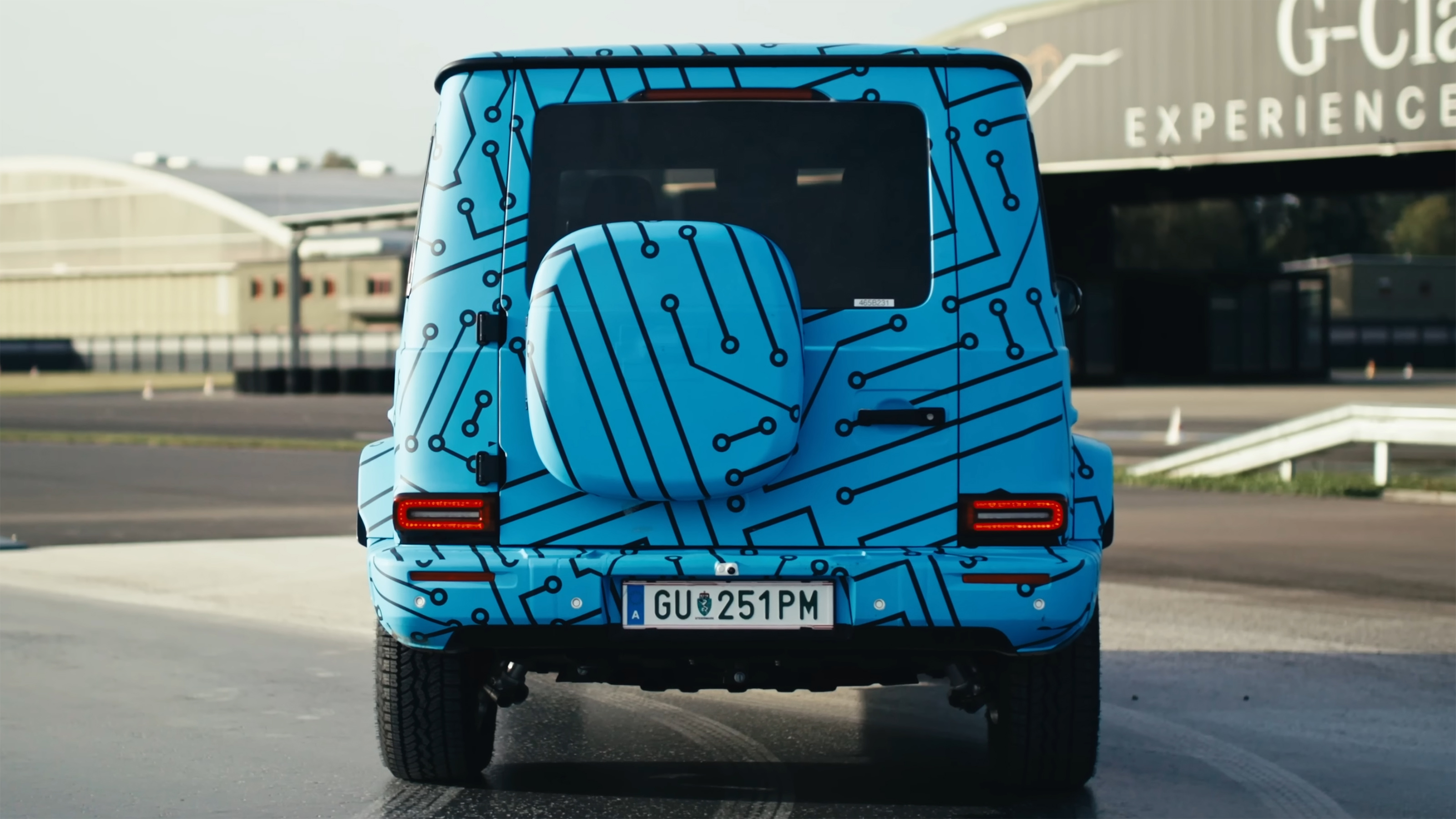 Mercedes EQG - back