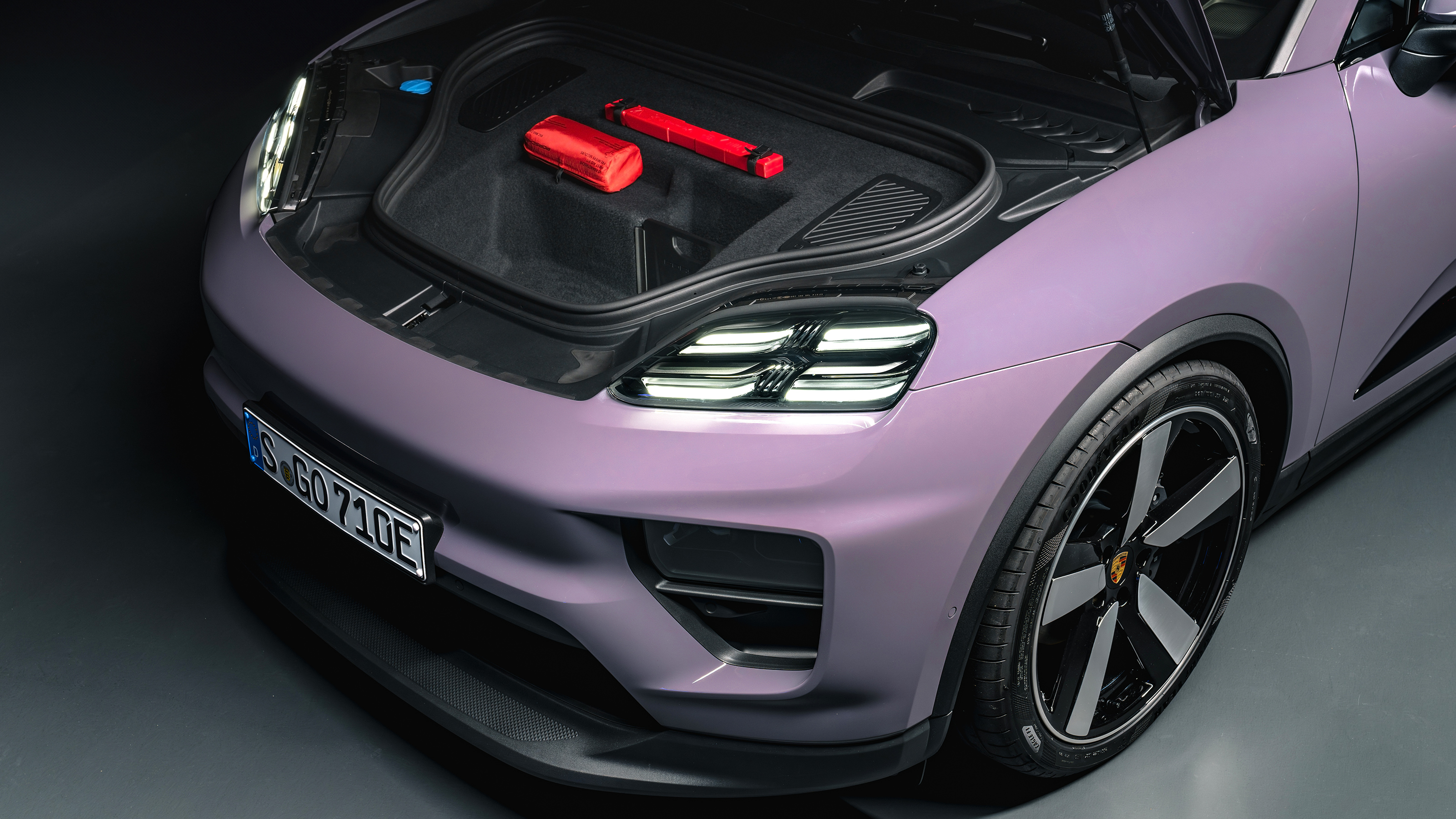 Porsche Macan - frunk