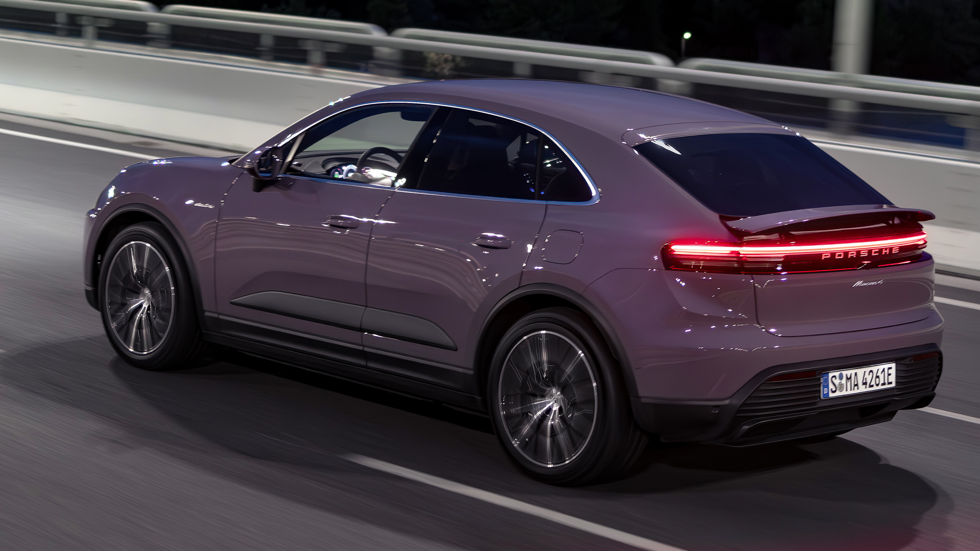 Porsche Macan - rear dynamic
