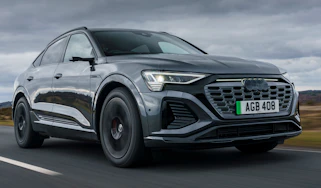 Audi Q8 Sportback e-tron - front tracking