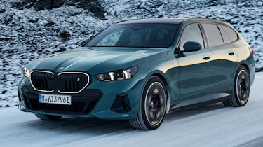 BMW i5 Touring - front dynamic