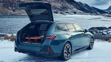 BMW i5 Touring - boot