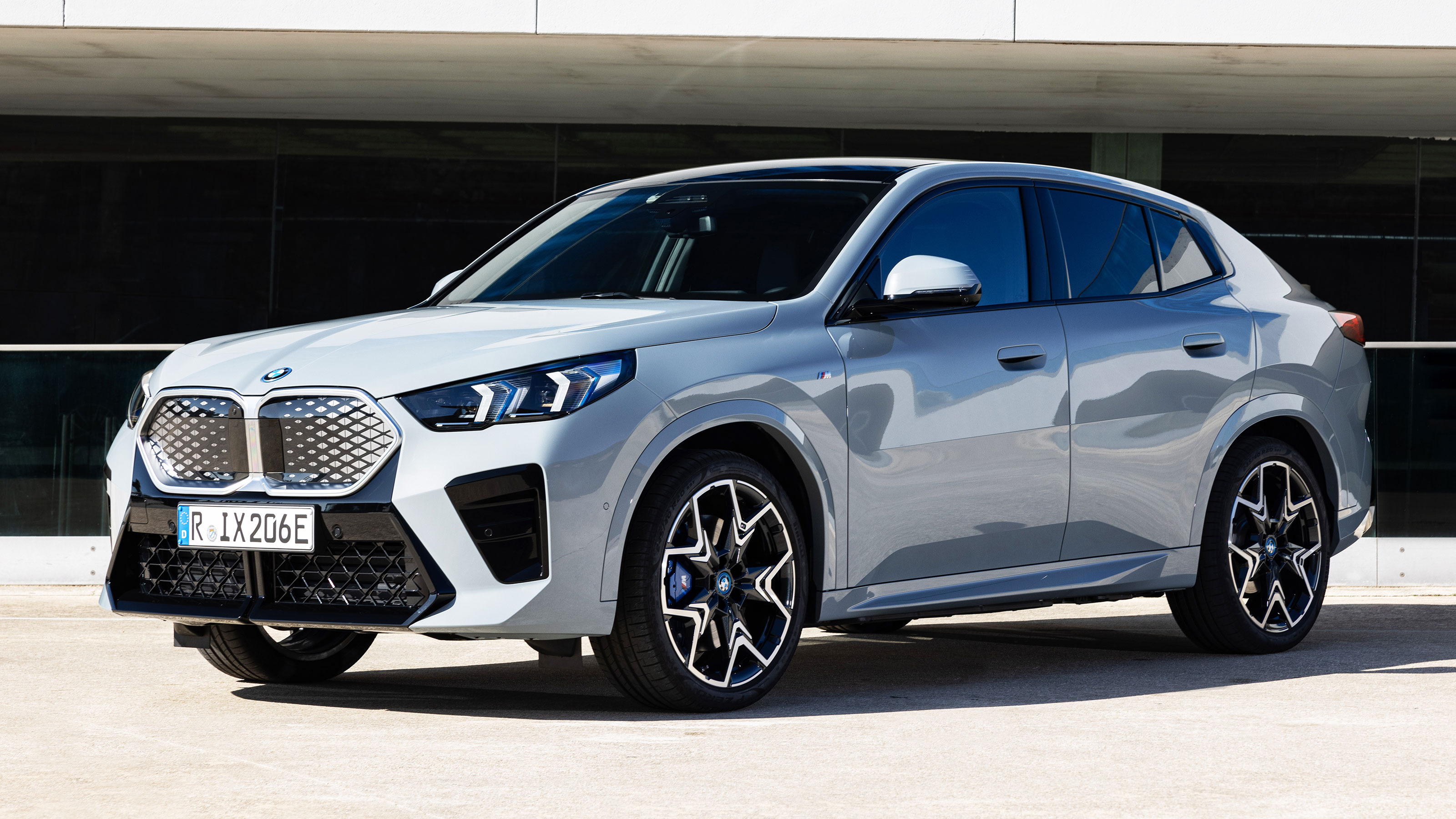 BMW iX2 - static