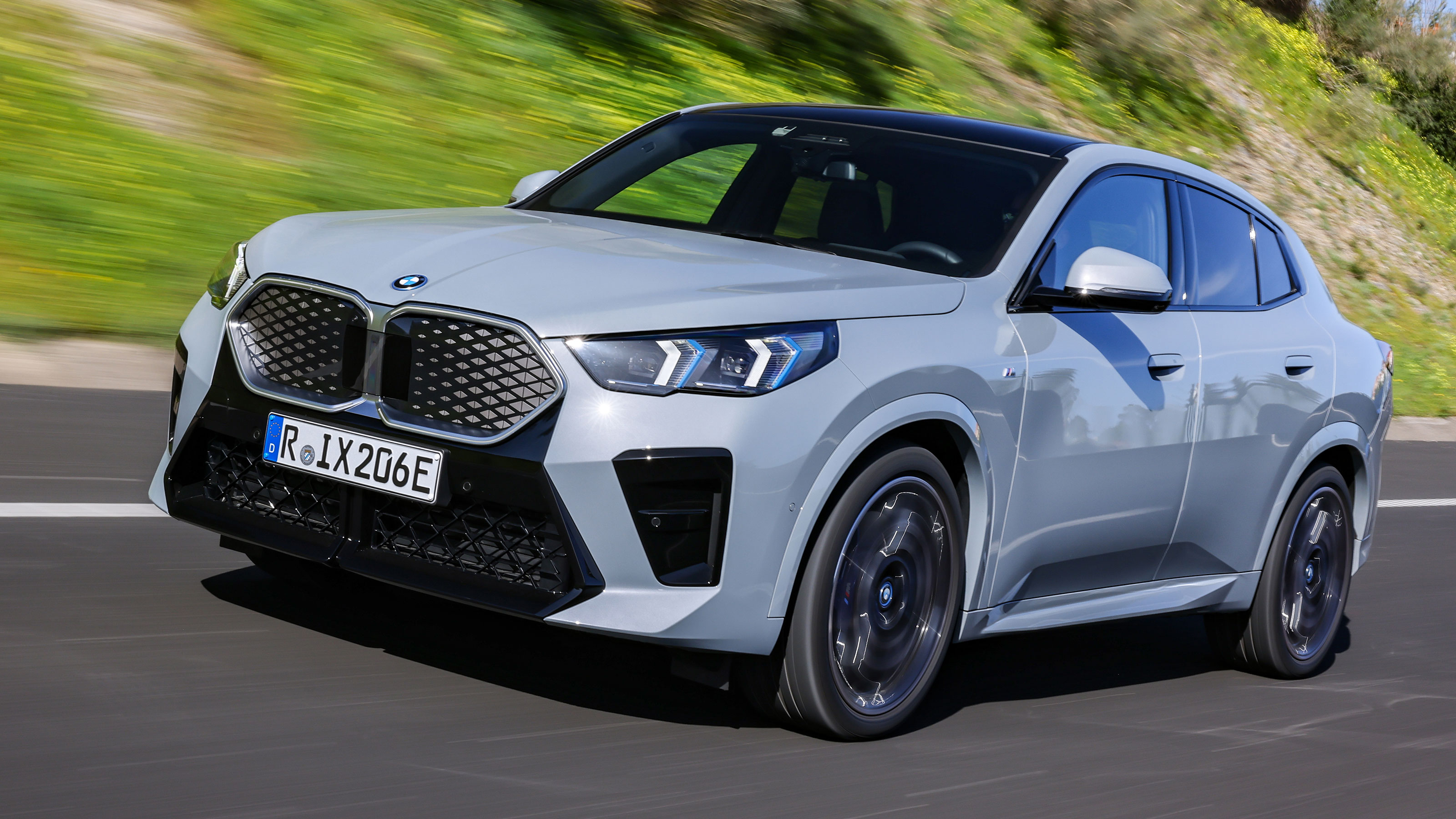 BMW iX2 - front
