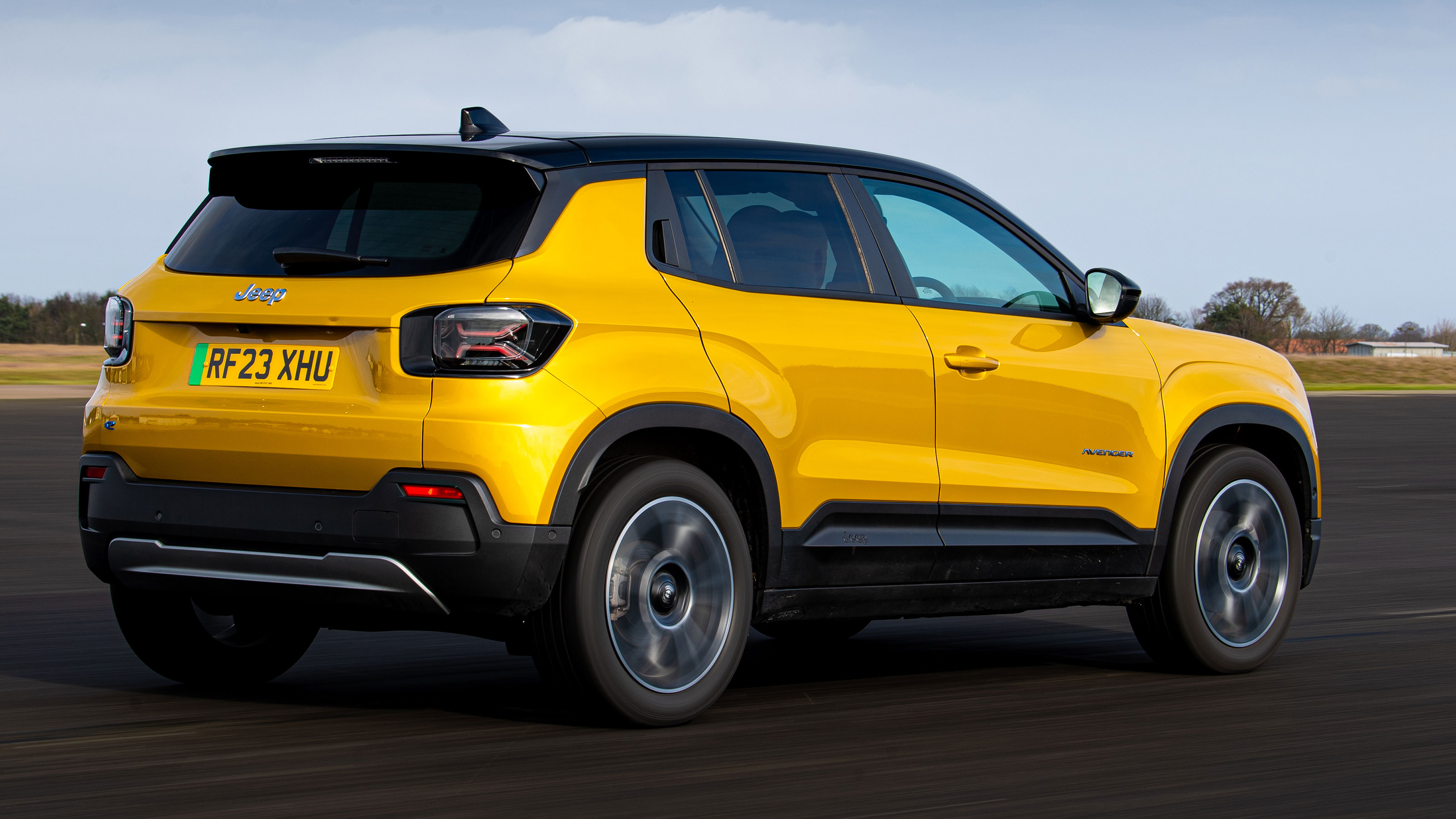 Jeep Avenger - rear tracking