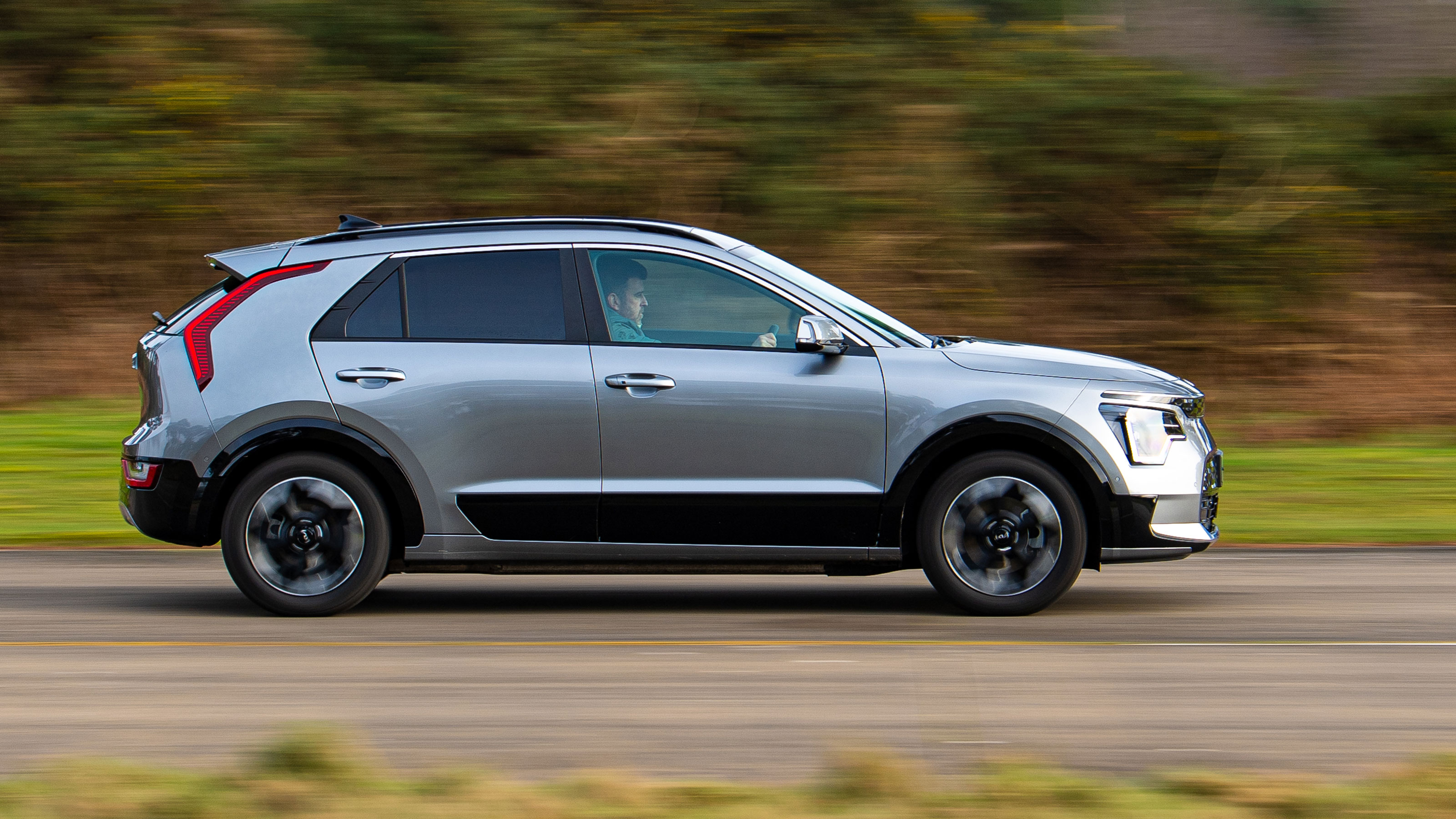 Kia Niro EV - side dynamic