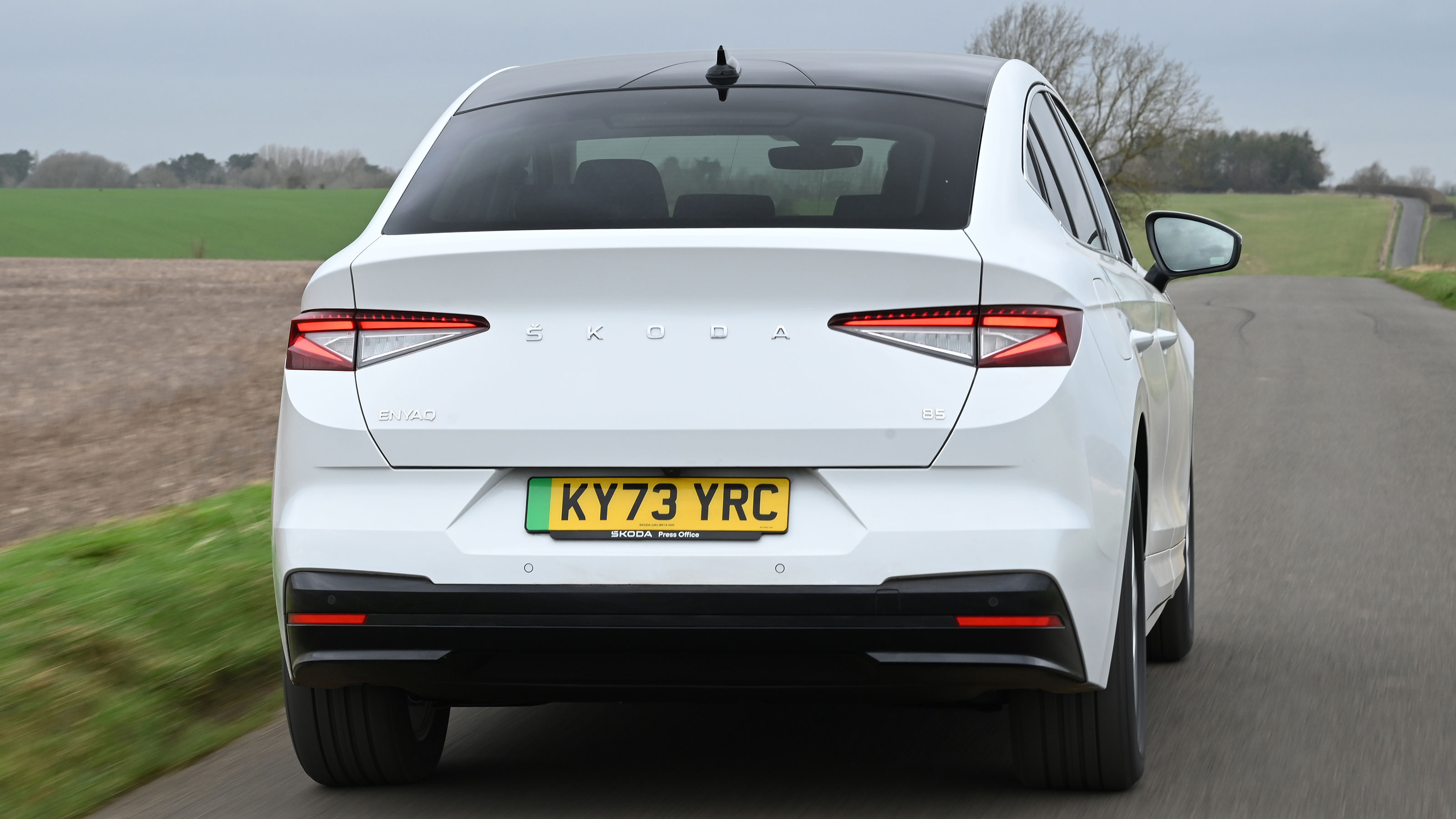 Skoda Enyaq Coupe - rear tracking