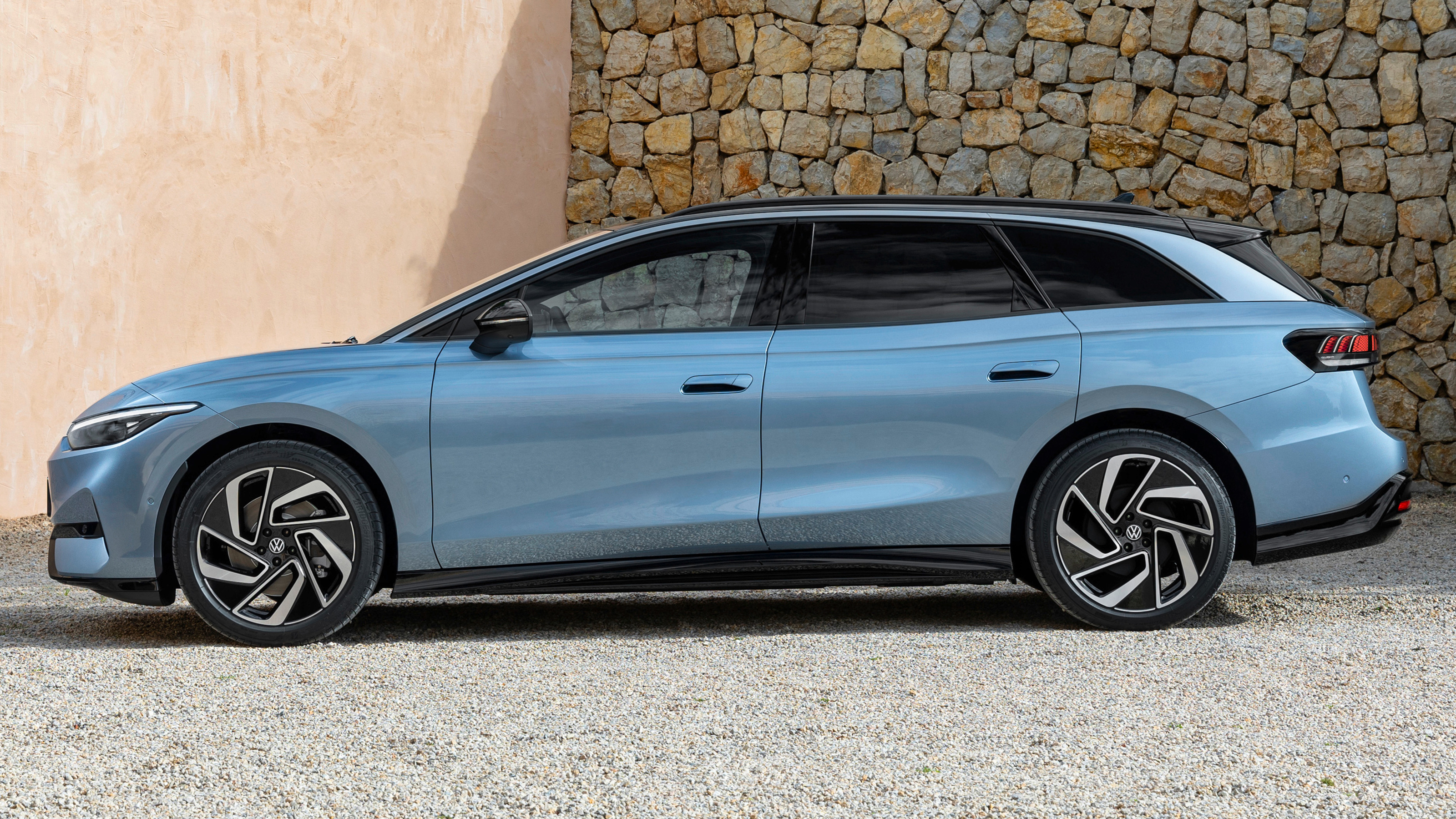 Volkswagen ID.7 Tourer - side