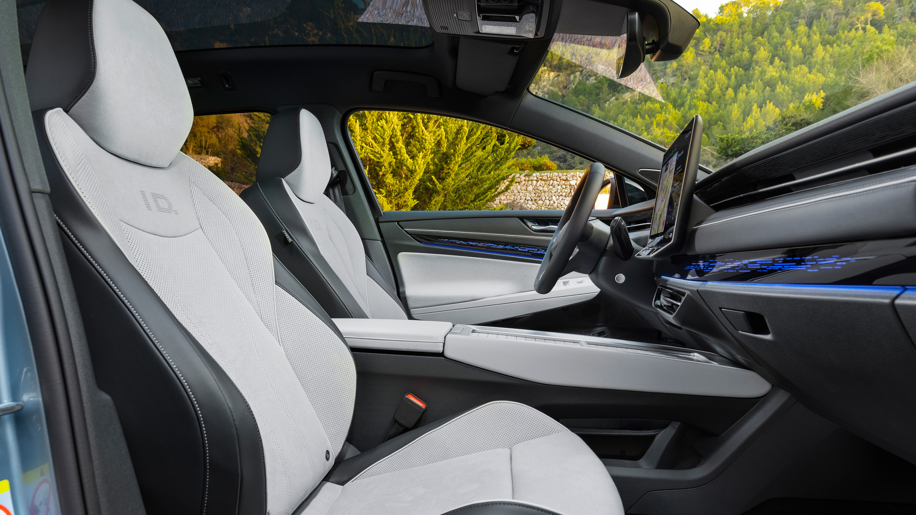 Volkswagen ID.7 Tourer - front seats
