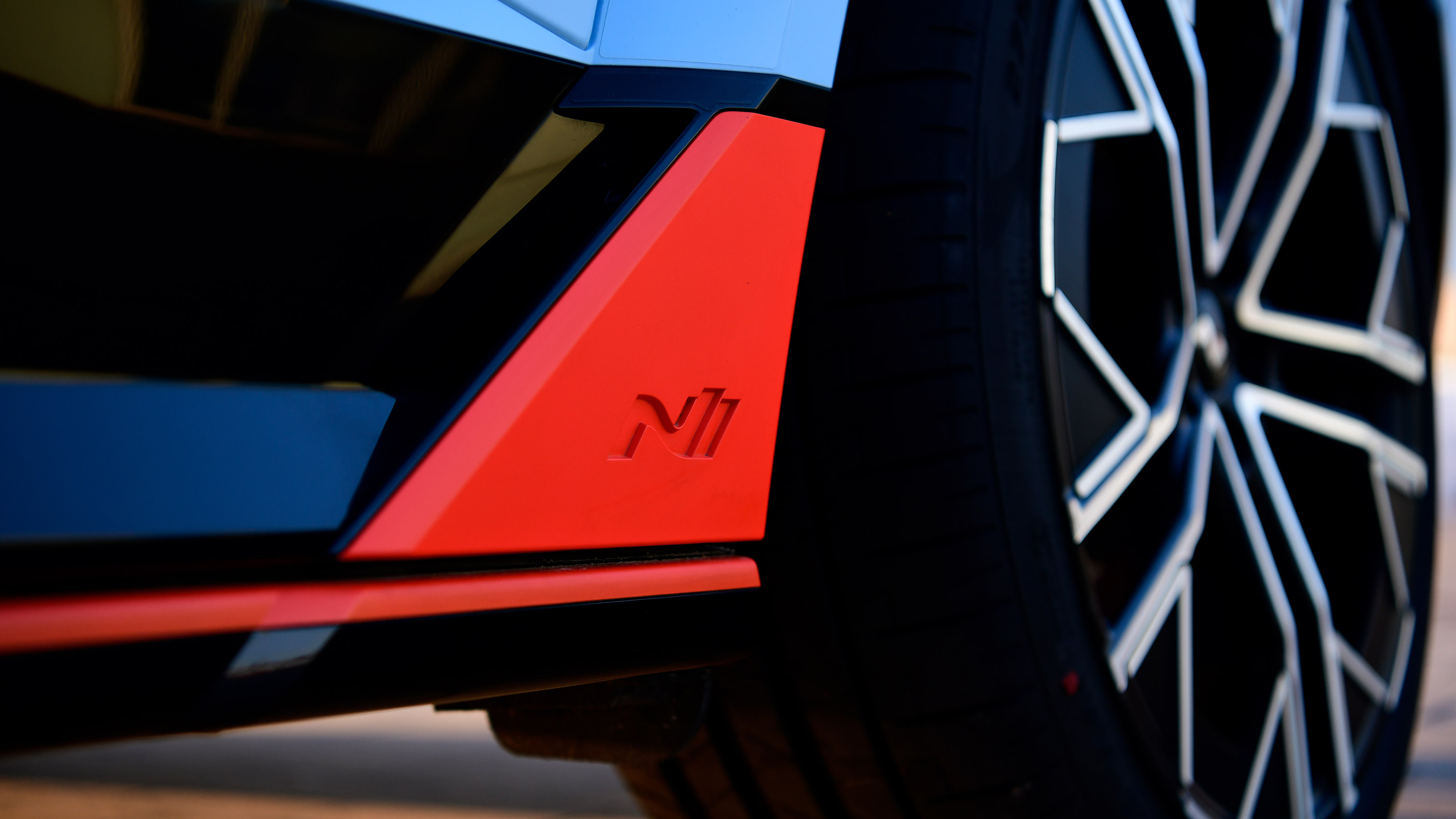 Hyundai Ioniq 5 N 2024 - side N badge