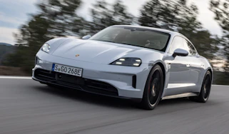 Porsche Taycan - front tracking