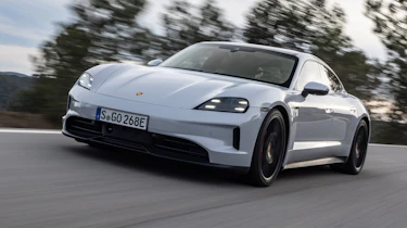 Porsche Taycan - front tracking
