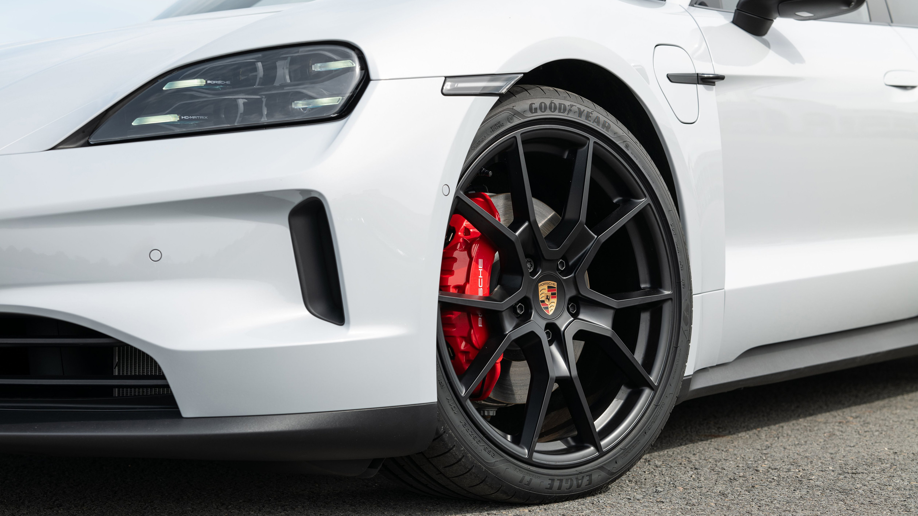 Porsche Taycan - wheel