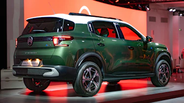 Citroen e-C3 Aircross - rear static