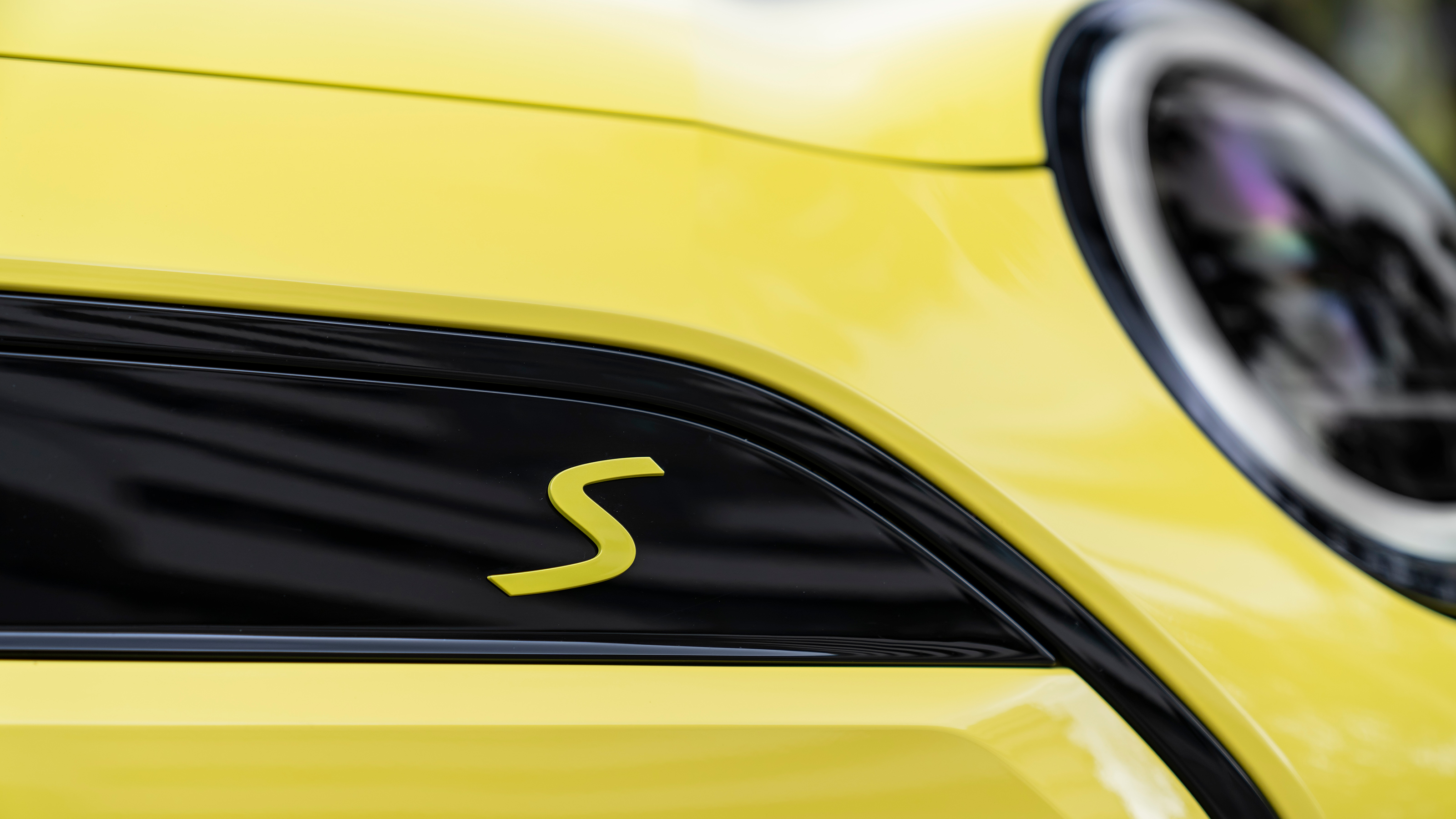 MINI Cooper SE - 'S' badge