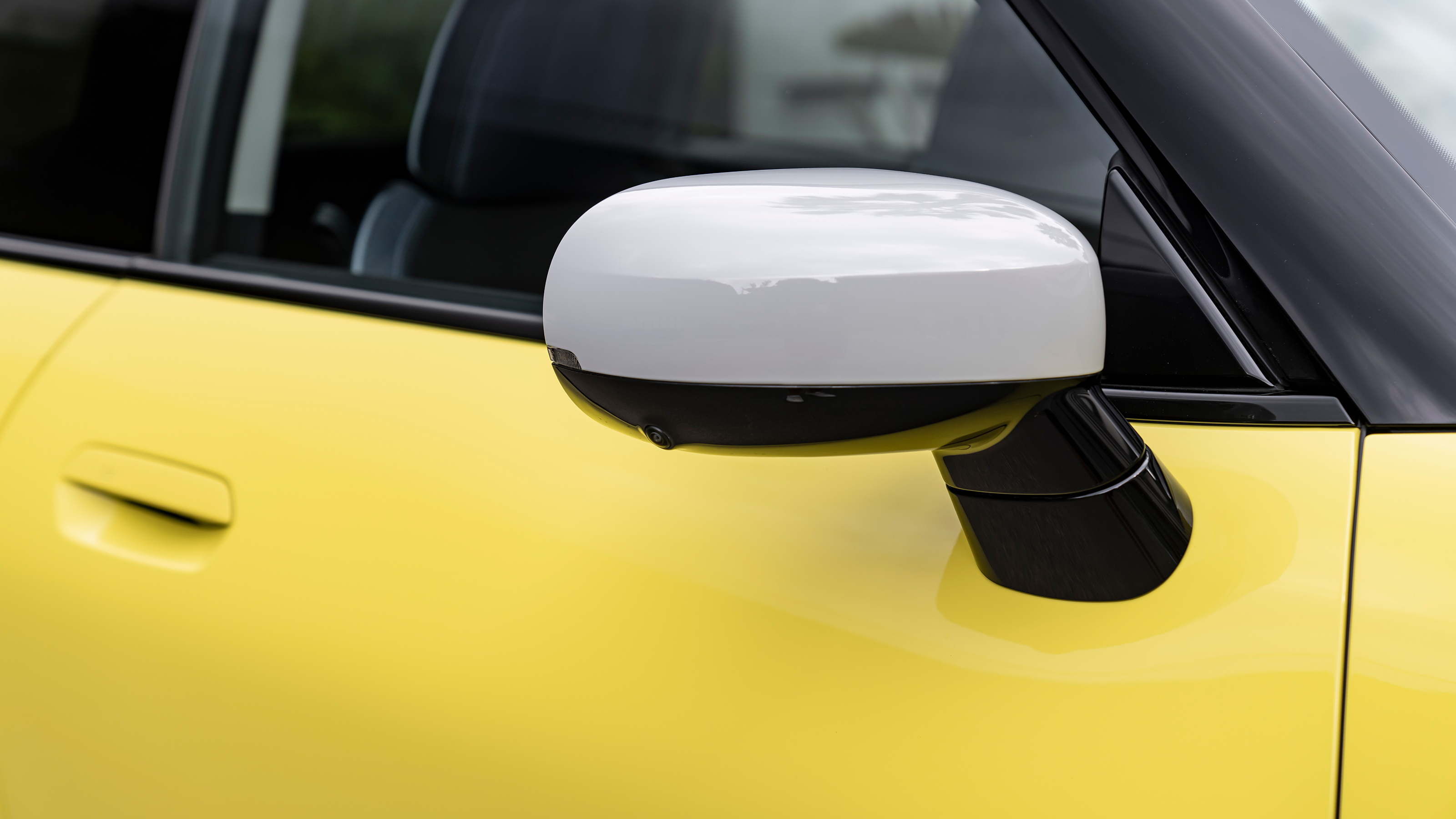 MINI Cooper SE - door mirror
