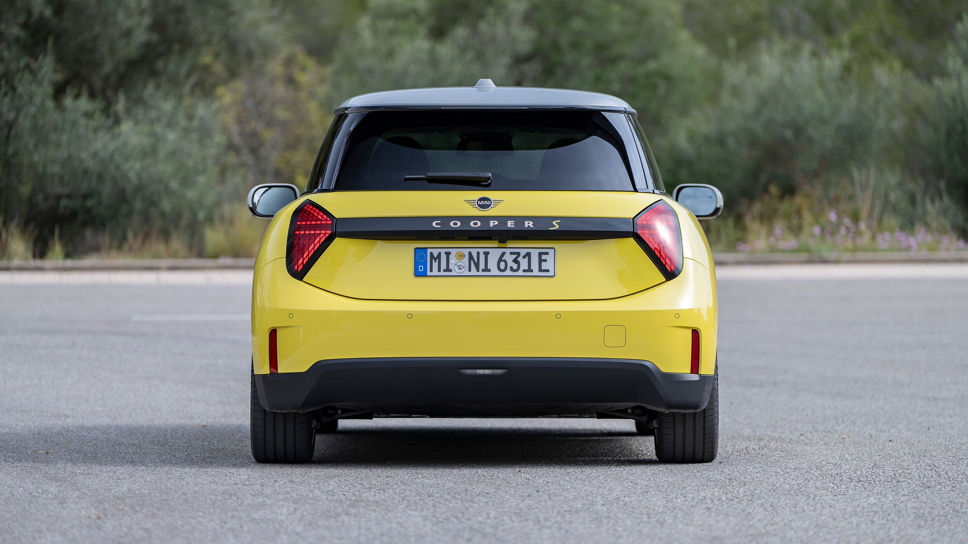 MINI Cooper SE - rear static