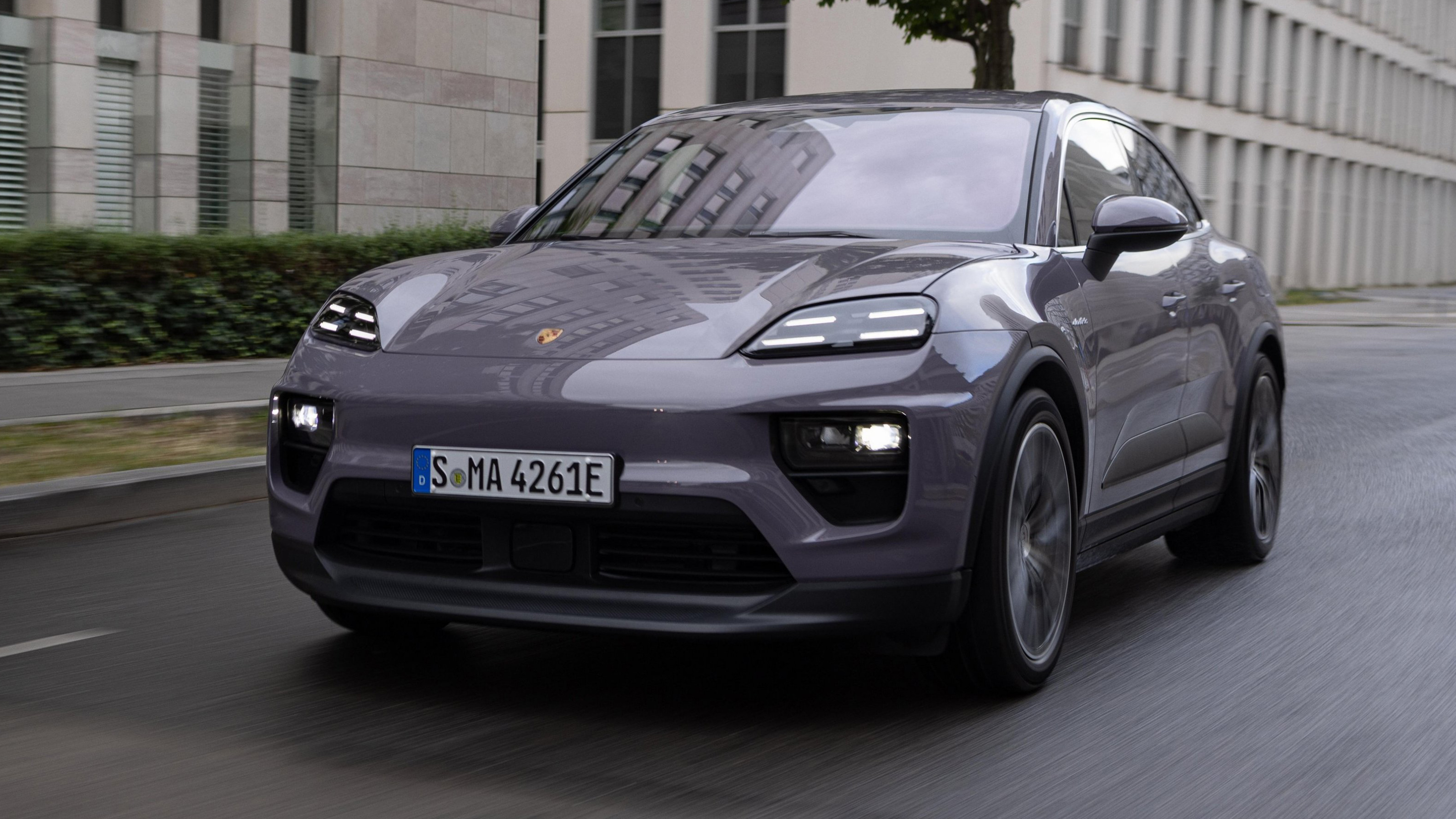 Porsche Macan - front tracking