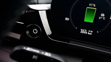 Porsche Macan - dashboard power button