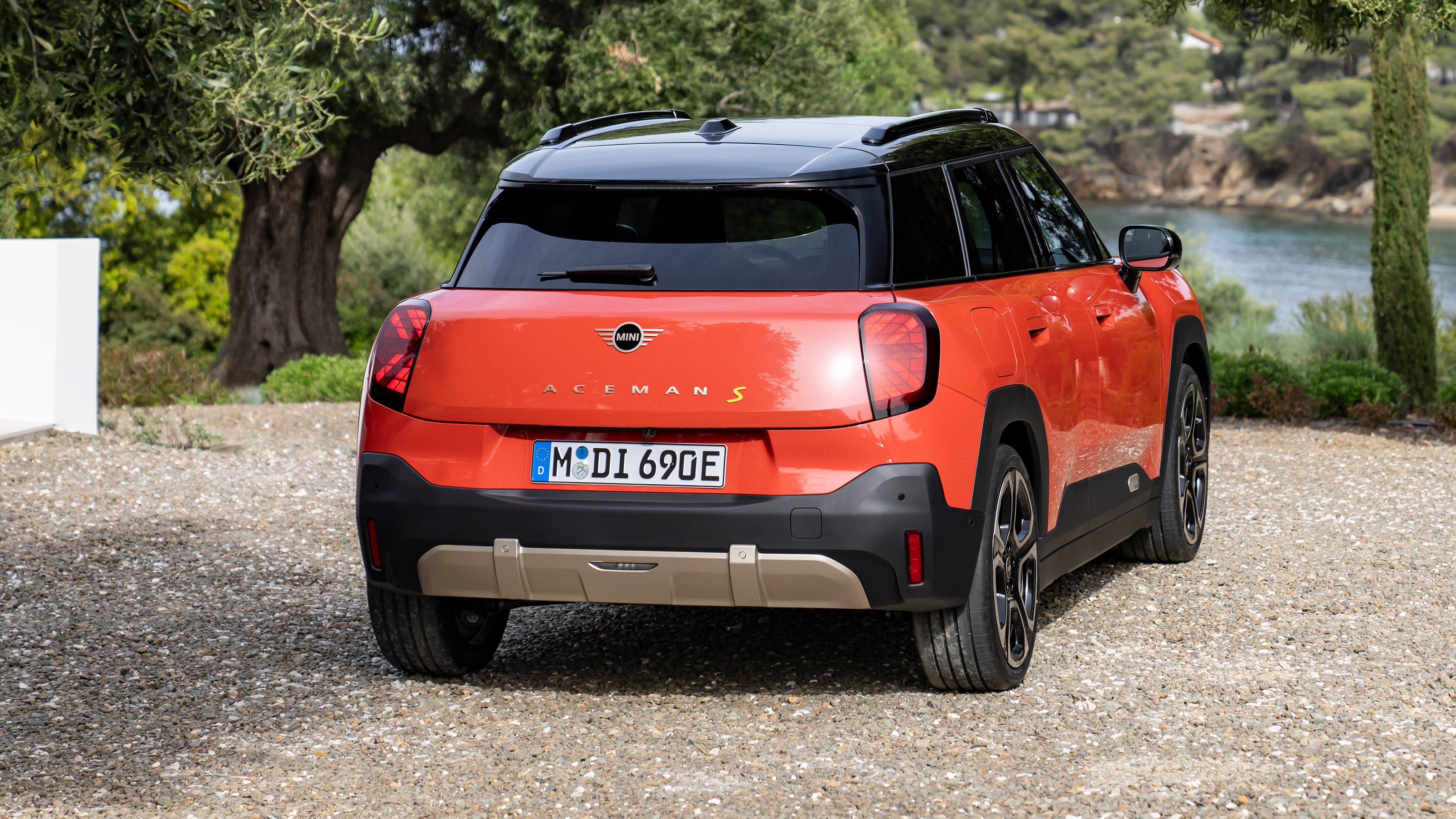 MINI Aceman - rear 3/4 static