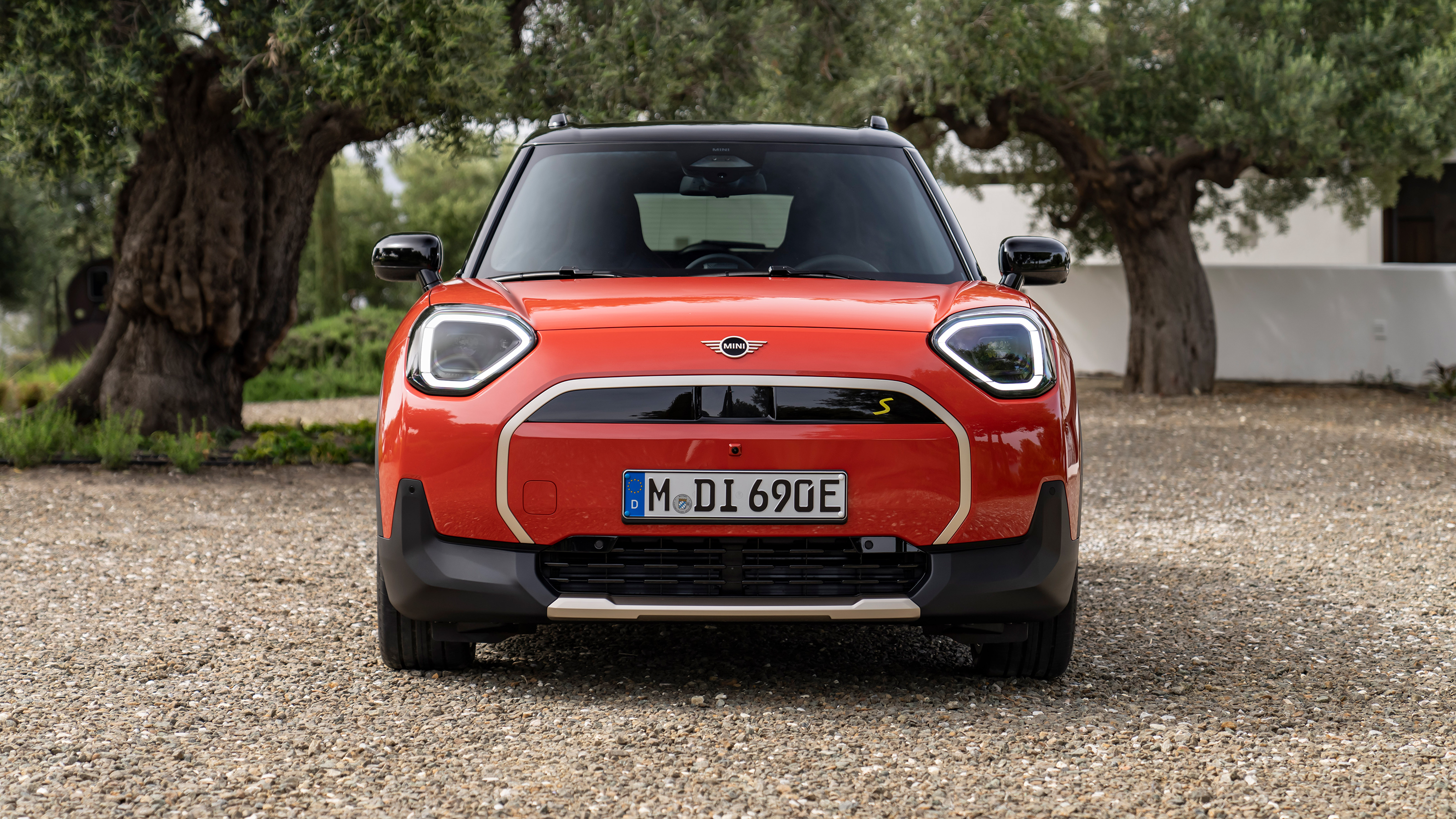 MINI Aceman - front static