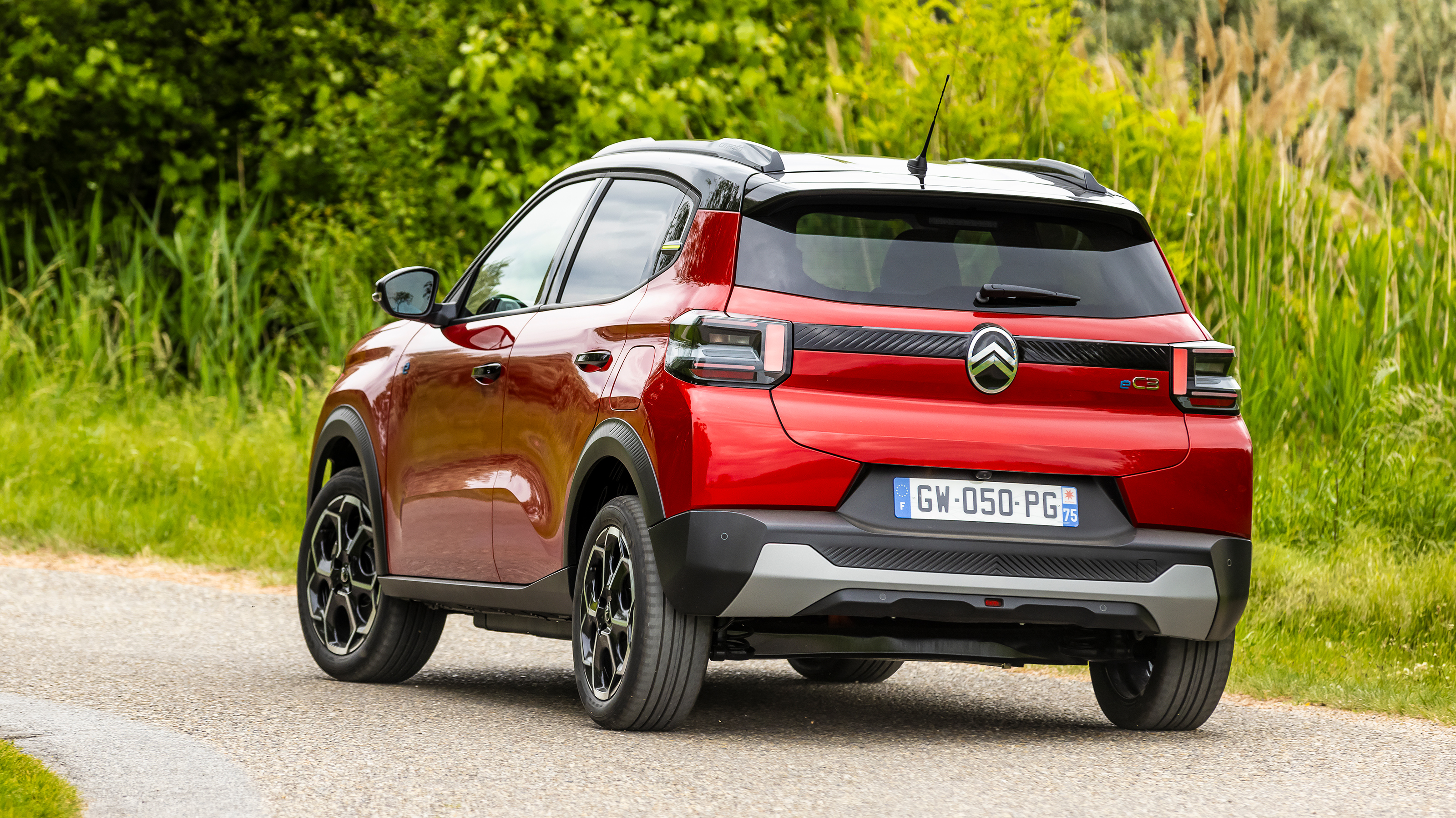 Citroen e-C3 - rear cornering