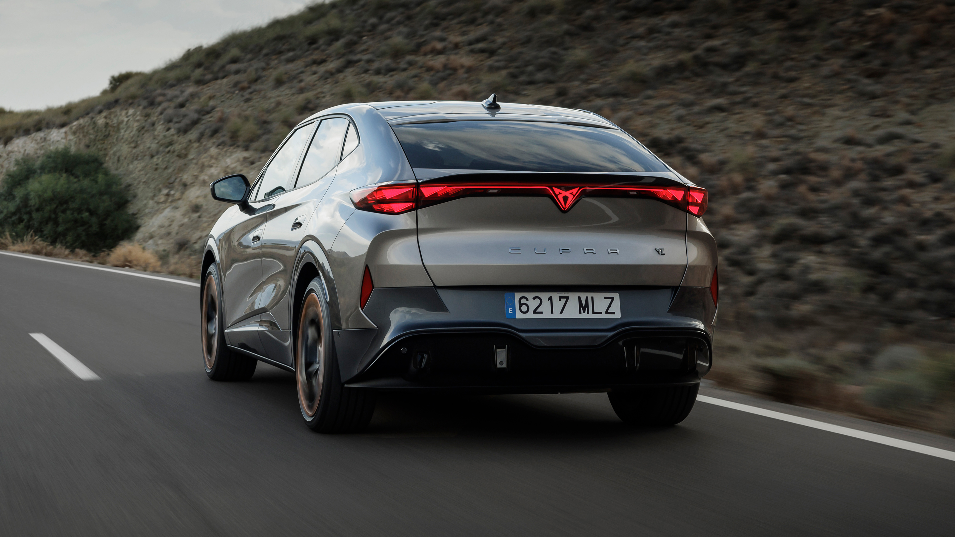 Cupra Tavascan - rear tracking