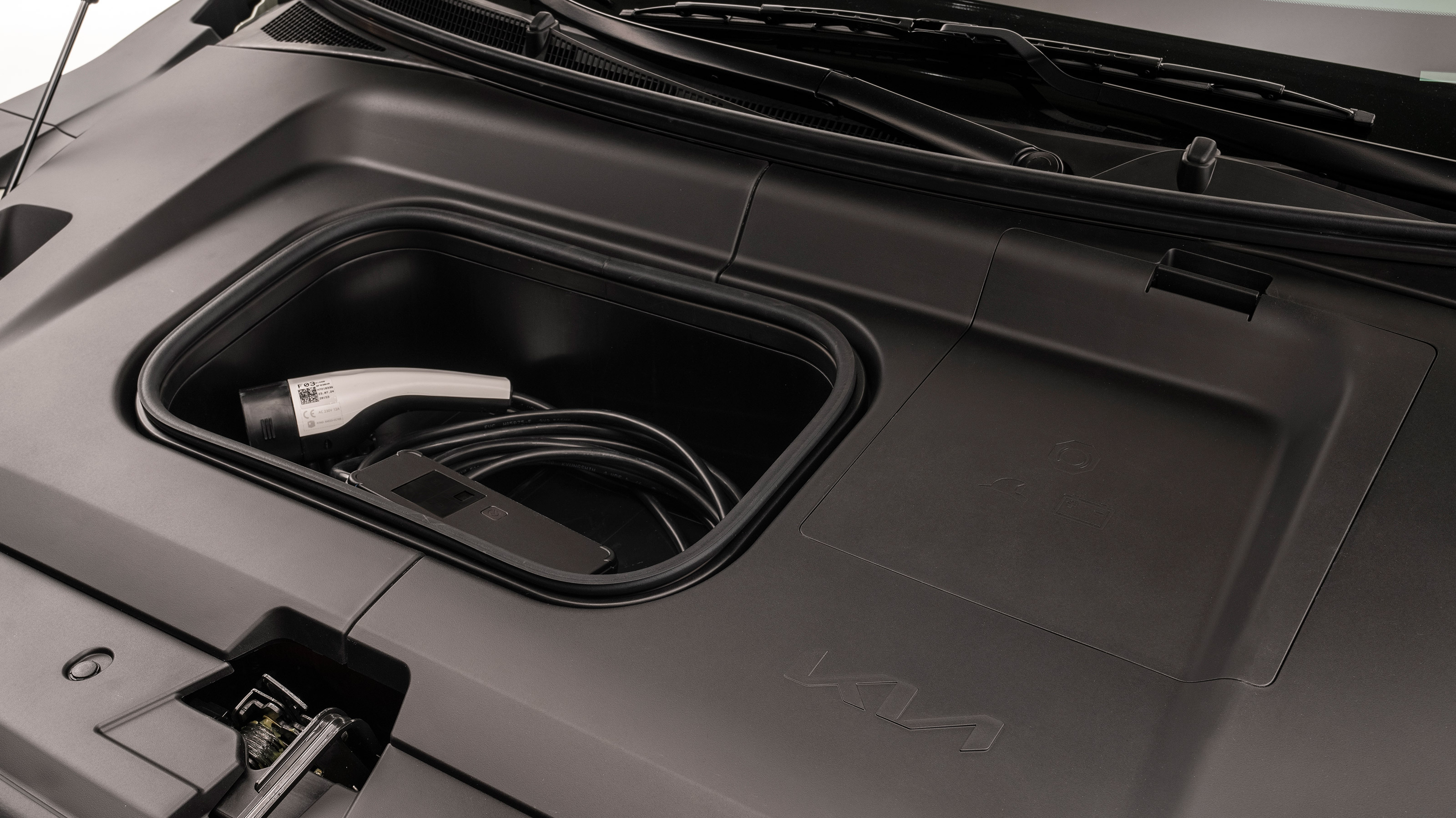 Kia EV3 - cable storage