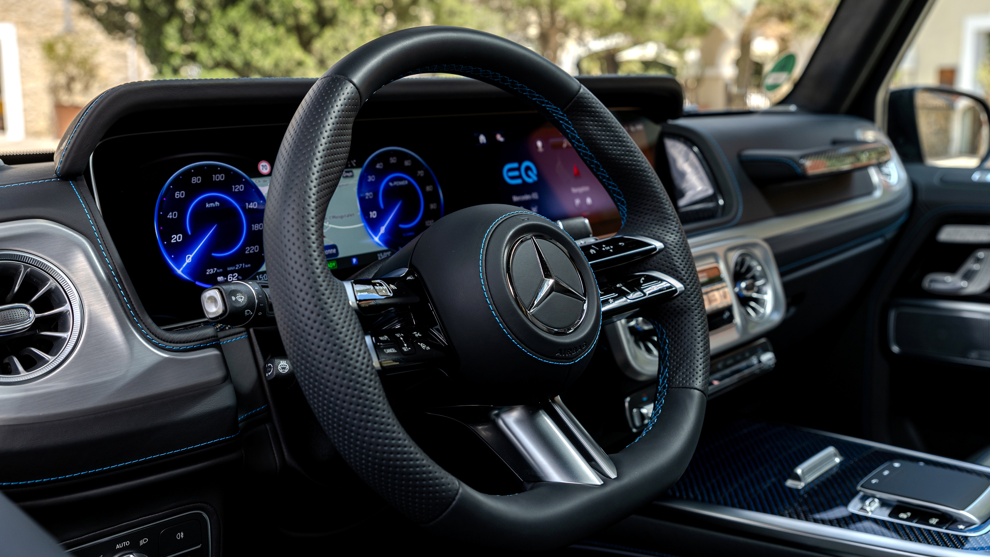 Mercedes G 580 - steering wheel