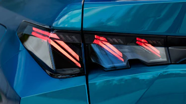 Peugeot E-3008 - tail light