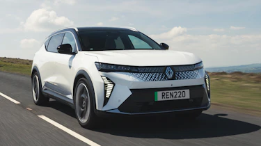 Renault Scenic E-Tech 2024 - front tracking