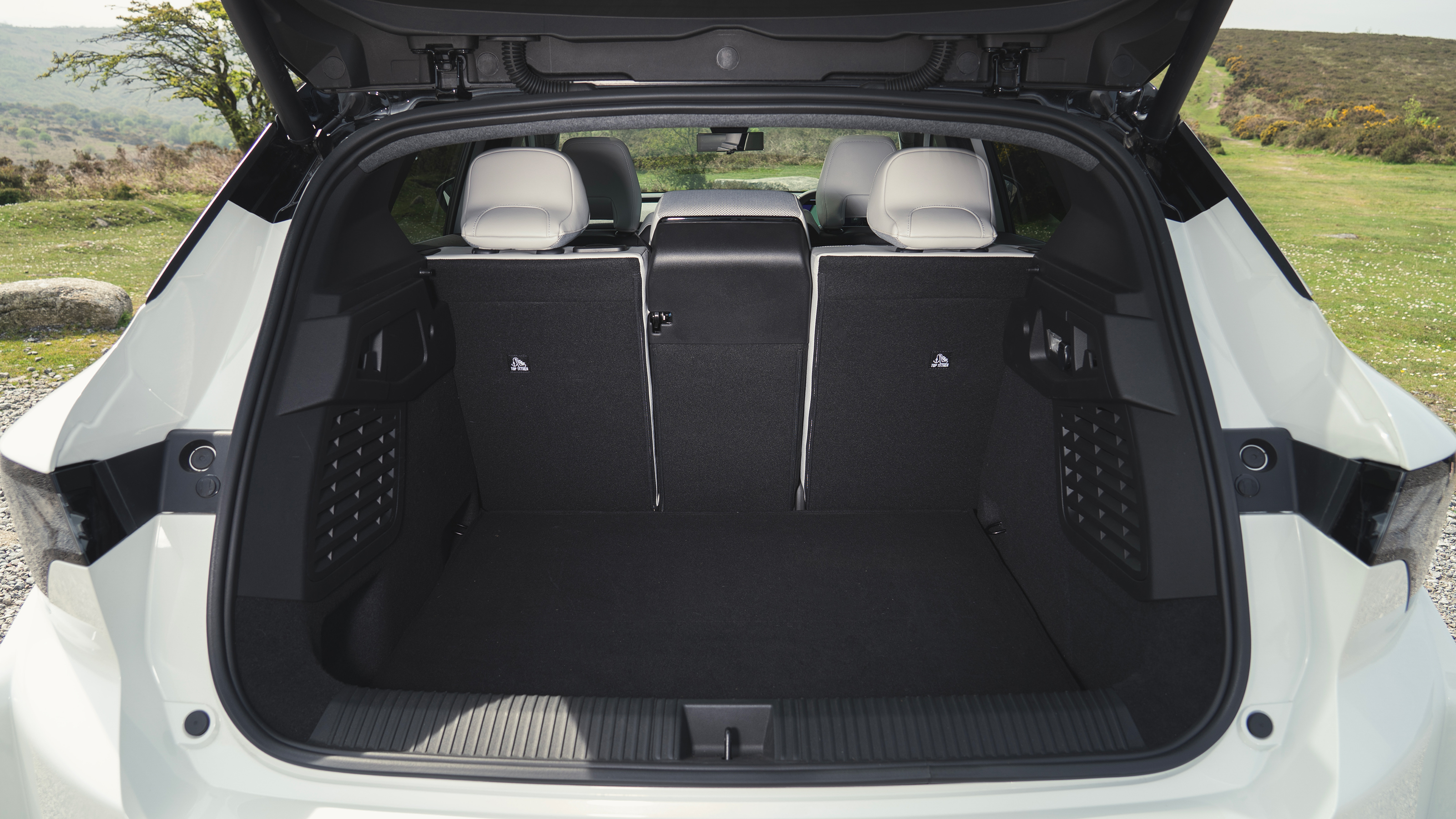 Renault Scenic E-Tech 2024 - boot 