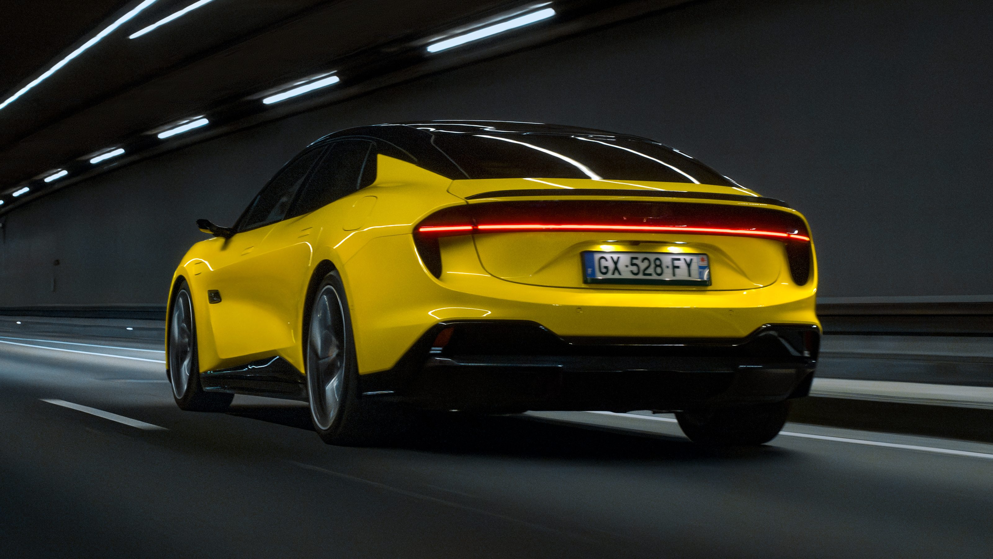 Lotus Emeya - rear tracking