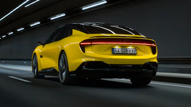 Lotus Emeya - rear tracking